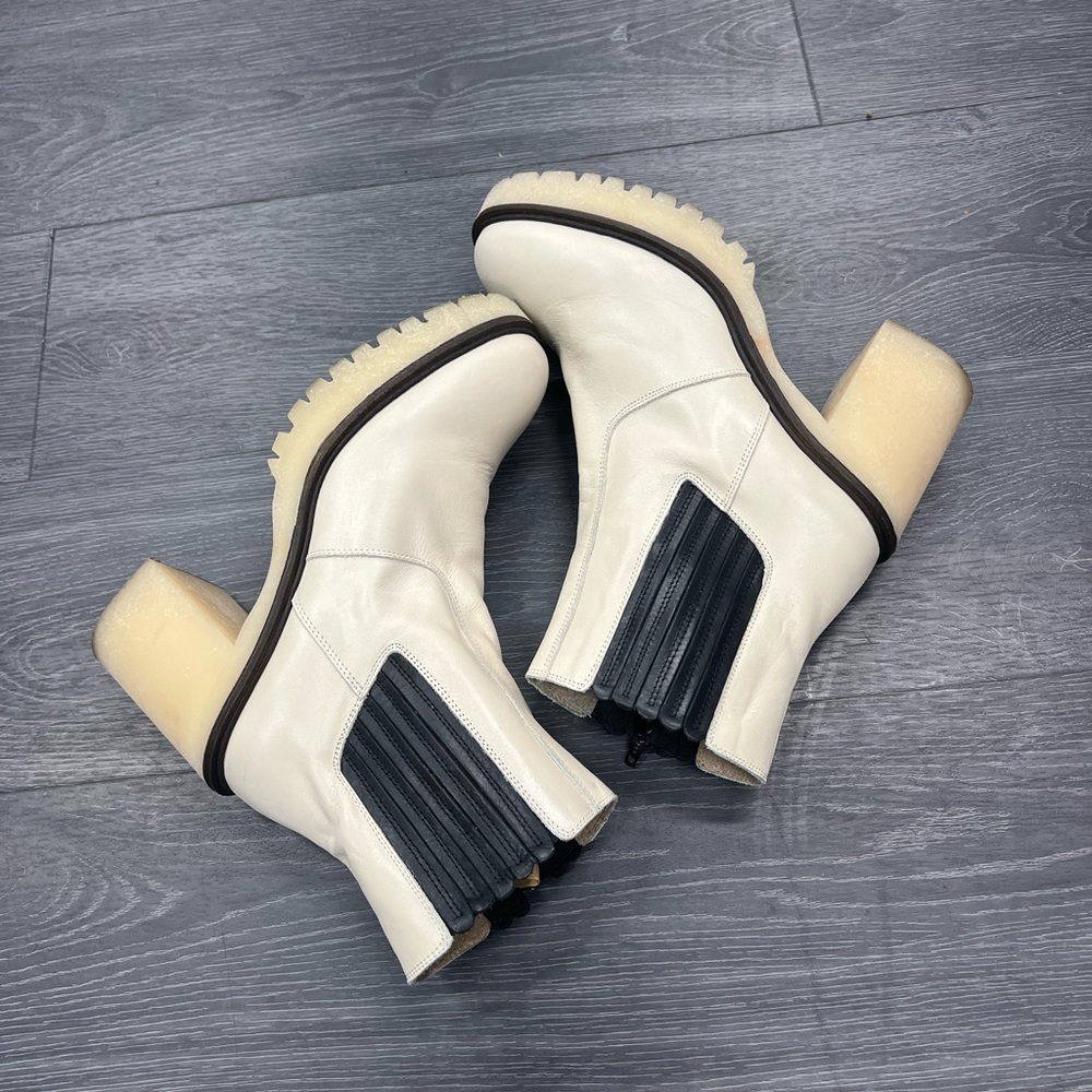 Free People James Chelsea Boots Bone and Black Heeled Sz 41/11 - Picture 7 of 7